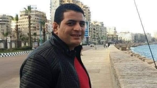 جاره طعنه بسكين فى الشارع.. أول صورة لـ"قتيل الكوربة"