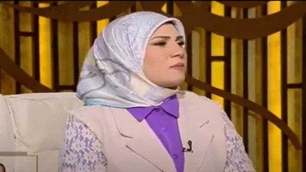 روضة حمزة تتمسك بتصريح «3 آلاف جنيه تكفي الأسرة»: كيلو اللحمة بيتقسم 12 حتة (فيديو)