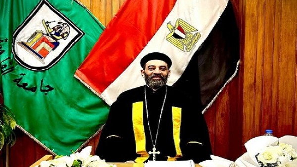 مناقشة رسالة الماجستير المقدمة من الباحث القس سليمان ألفي في قسم الأنثروبولوجيا بجامعة القاهرة ومنحه تقدير امتياز
