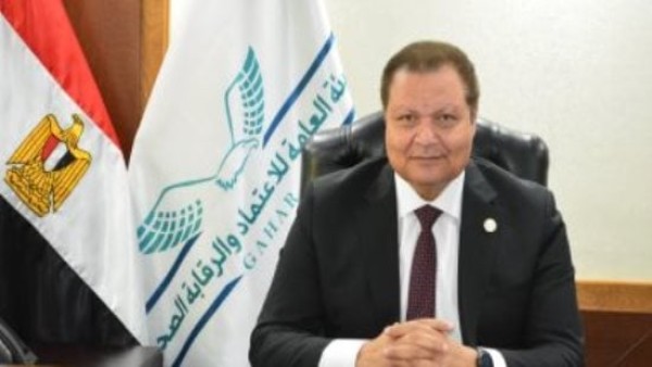 رئيس الرقابة الصحية يناقش مع البابا تواضروس حصول الكنيسة على اعتماد GAHAR