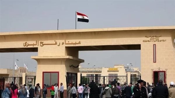 فرنسا تعلن إجلاء 42 شخصا من غزة عبر معبر رفح