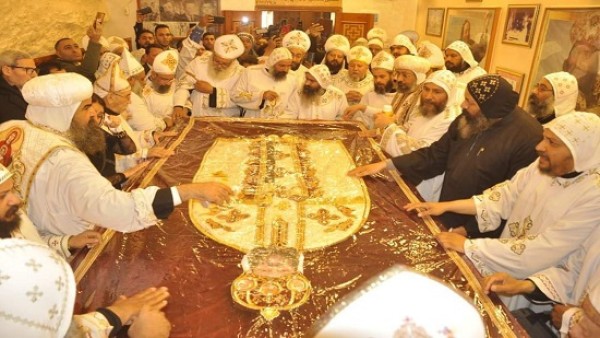 بمشاركة الأنبا بيسنتى .. اسقف الوادي الجديد يترأس قداس الذكرى السنوية الثانية لمثلث الرحمات الأنبا لوكاس