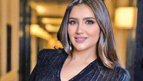 شكلها اتغير.. صور مي عمر قبل الشهرة تشعل السوشيال ميديا