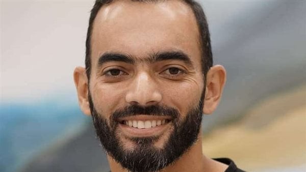 يستكمل المسيرة.. ابن الدكتور هاني الناظر يصف أولى العلاجات الطبية