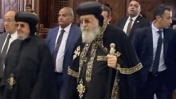 بث مباشر.. البابا تواضروس الثاني يترأس صلاة جنازة الأنبا بسنتي