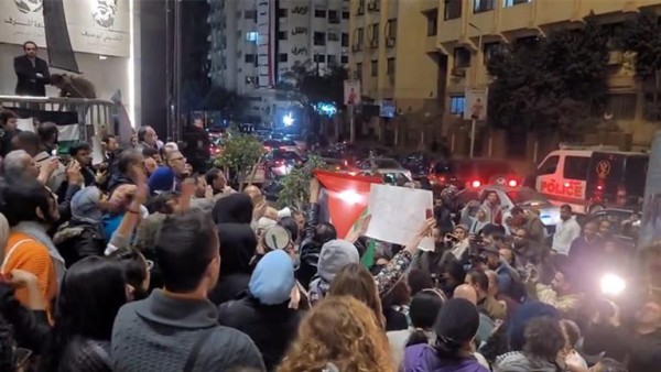 بالأسماء.. إخلاء سبيل المقبوض عليهم عقب وقفة "دعم فلسطين" أمام نقابة الصحفيين