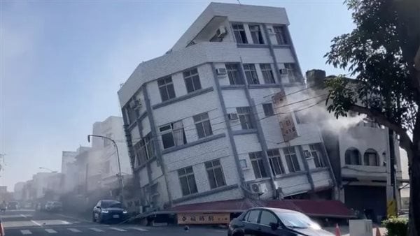 ارتفاع ضحايا زلزال تايوان إلى أكثر من 100 قتيل ومصاب، وخبير مصري يكشف تأثيره على دول أخرى