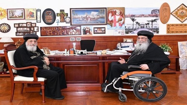 البابا تواضروس يستقبل الأنبا أبرآم