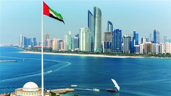 يصل مدتها لـ 10 سنوات.. ما هي الإقامة الزرقاء بالإمارات؟