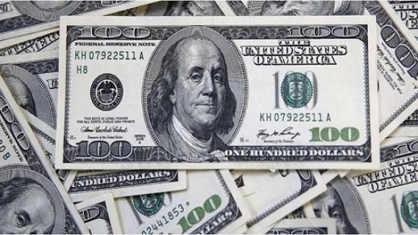 رغم دولارات رأس الحكمة.. لماذا ارتفع سعر الدولار في البنوك اليوم؟