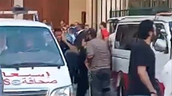 غياب أحمد عدوية عن جنازة زوجته بمسجد السيدة نفيسة | بث مباشر