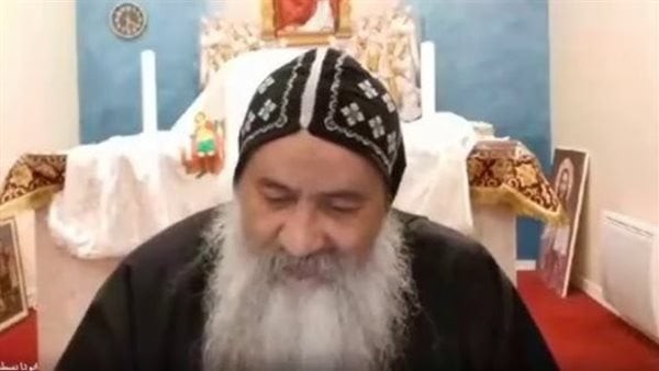 القمص يسطس الأورشليمى: الإسرائيليون يفتشون قبر المسيح قبل خروج النور المقدس