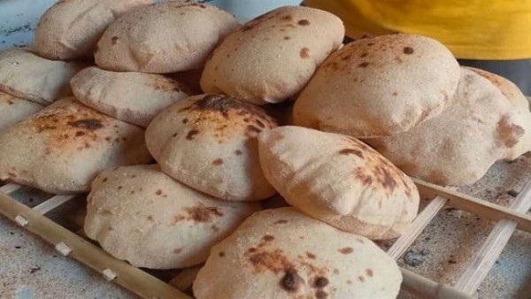 "رمضان" عن رفع سعر رغيف الخبز المدعم : كنا فقراء بس مش جعانين دلوقتي الحكومة بتقولنا لا حتبقوا فقراء وحتجوعوا كمان
