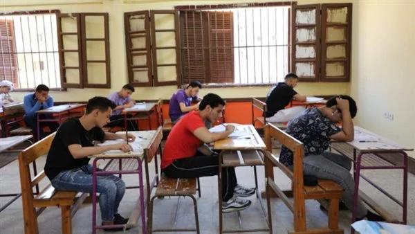غرامة 10 آلاف جنيه عقوبة استخدام الطلاب للموبايل أثناء أداء الامتحانات