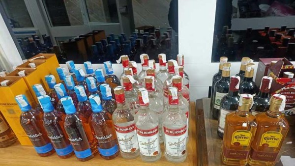 يبيع خمورًا أجنبية.. الجمارك تغرم مطعمًا في الإسكندرية 99 مليون جنيه