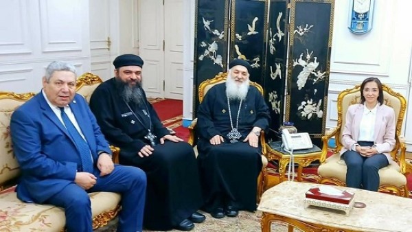 الأنبا باخوميوس يزورالدكتورة جاكلين عازر محافظ البحيرة للتهنئة بمناسبة توليه مهام منصبه