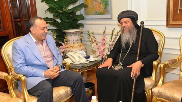 الأنبا ثاؤفيلس يهنئ محافظ أسيوط الجديد بتوليه منصبه
