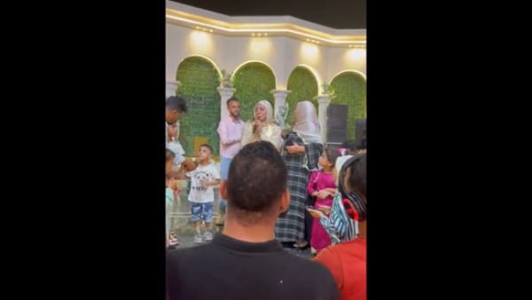 بالفيديو.. أول تعليق للطالبة منار بعد إهانة عبير الكاشف في حفل تخرج قنا: إحنا ناس محترمين ولو كنت تعبت في تنظيم الحفلة فأنا تعبت عشان دفعتي