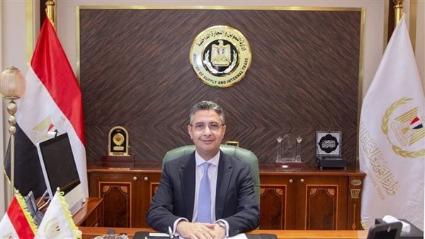 قرار جديد من وزير التموين بخصوص المخابز وسعر رغيف الخبز
