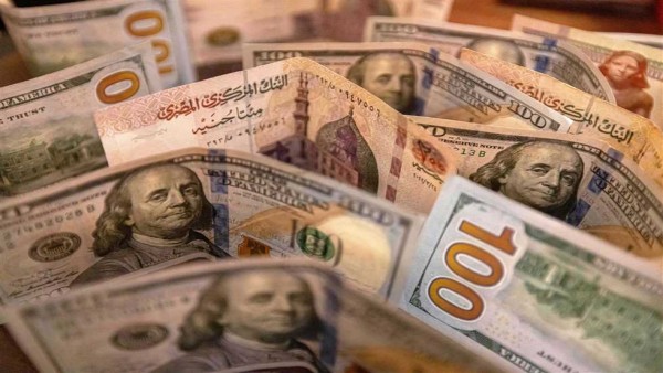 هل يحدث تعويم جديد للجنيه أمام الدولار؟ خبير اقتصادي يكشف التوقعات (فيديو)