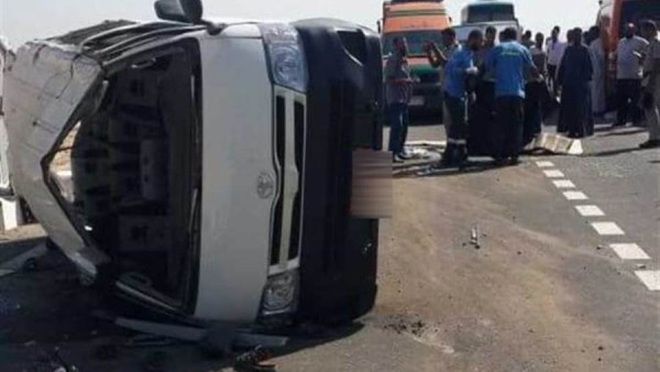 إصابة 14 شخصا في انقلاب ميكروباص على طريق بلبيس -السلام