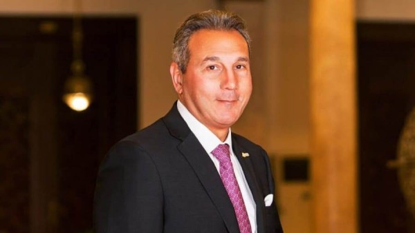 وداع تاريخي لـ «محمد الأتربي» لحظة خروجه من بنك مصر