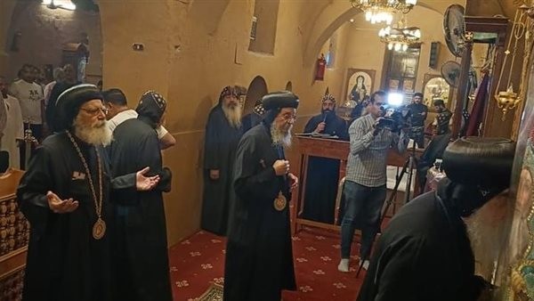 رسامة 3 رهبان جدد لدير الشايب بالأقصر