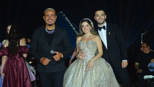 فرح خيالي اتكلف ملايين| صور من زفاف ابنة رجل الأعمال باسل سماقية .. ليلة أسطورية تحت سفح الأهرامات بحضور مشاهير الفن والغناء