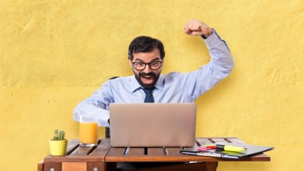 لعبة البلاك جاك للمبتدئين: نصائح أساسية يجب وضعها في الاعتبار