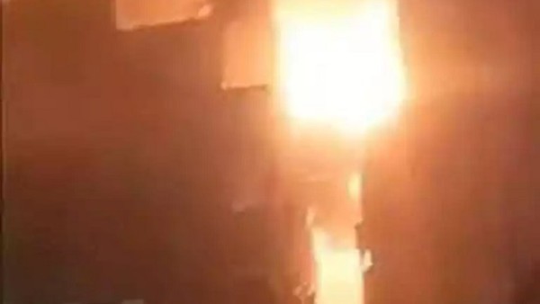 5 إجراءات عاجلة لمحاولة السيطرة على حريق منشأة ناصر المروع