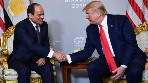 الرئيس السيسي يقرر منح ترامب قلادة النيل