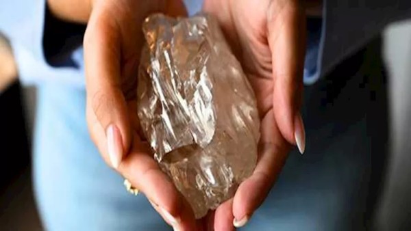 أكبر ماسة في العالم تبحث عن مالك.. هل يقتنصها ملياردير خليجي؟