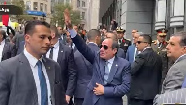 رسالة للعالم.. أحمد موسى يعلق على حضور الجالية المصرية لاستقبال الرئيس السيسي