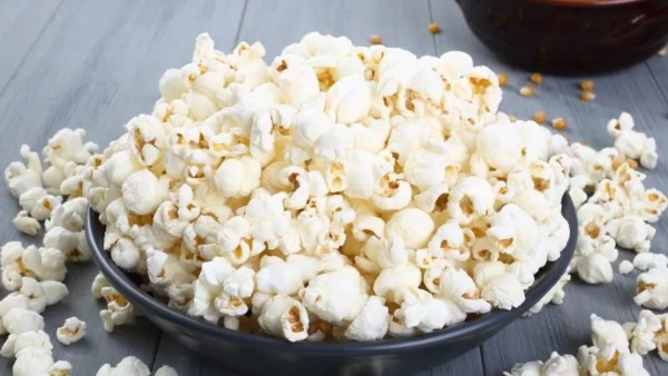 الفشار.. وجبة خفيفة تجمع بين الطعم اللذيذ والفوائد الصحية