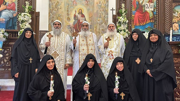 رسامة ثلاث راهبات جدد بدير العذراء ومار يوحنا الحبيب بولاية أوهايو بأمريكا