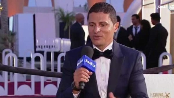 عمرو منسي: دمعت بسبب يسرا وجاحتين مميزين عند سميح ونجيب ساويرس
