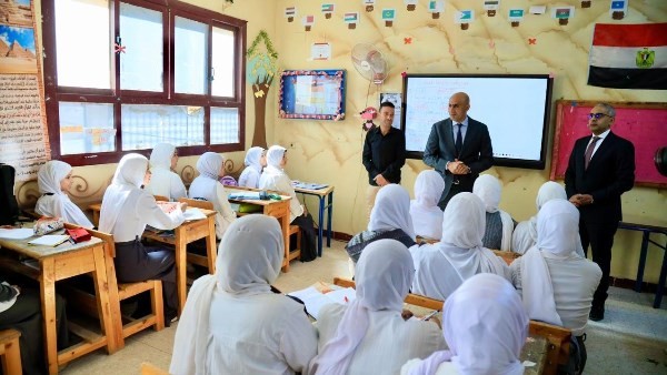 وزير التعليم لطلاب أولى ثانوي : اهتموا بمواد الدين والتاريخ واللغة العربية