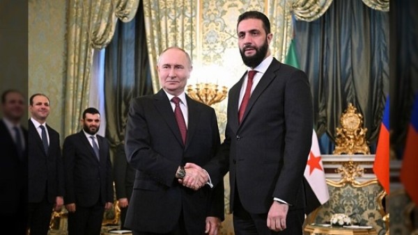 بوتين يستقبل الرئيس السوري أحمد الشرع في الكرملين : علاقاتنا مع سوريا استراتيجية ونريد مصلحة السوريين