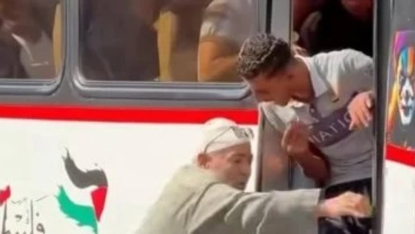 رحلة عمرة تبرع من أحد الأشخاص لـ عم "فوزى" صاحب واقعة أتوبيس الدقهلية