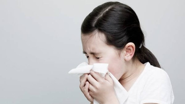 أمراض فيروسية تهدّد الأطفال مع تغيّر الفصول .. تعرف على طرق الوقاية