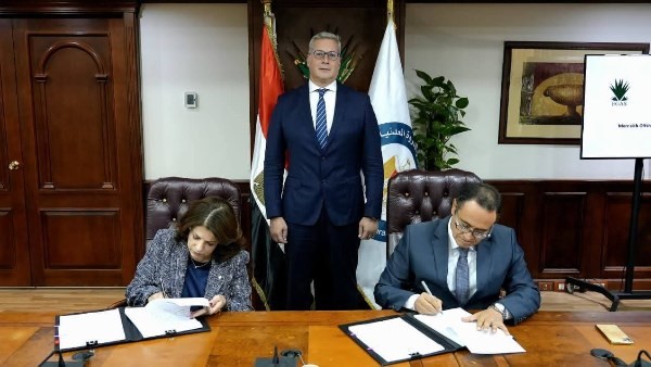اكتشافات جديدة.. 5 آلاف برميل بترول و42 مليون قدم غاز يوميا