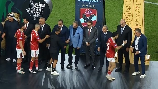 شوبير: زيزو لاعب محترم لكنه أخطأ في تصرفه