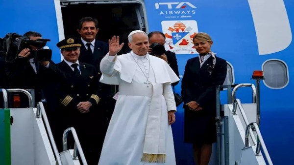 بابا الفاتيكان تصل إلى بيروت في زيارته التاريخية للبنان- فيديو