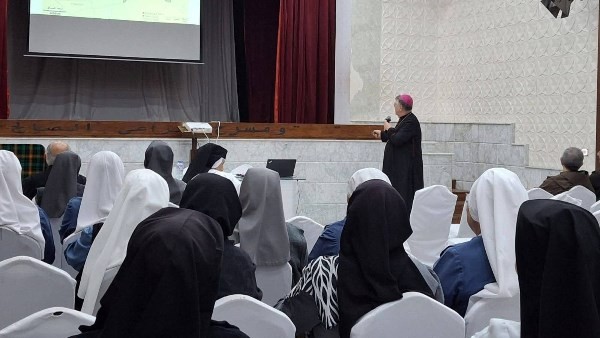 مطران الكنيسة اللاتينية بمصر يترأس اللقاء الروحي للمكرسين استعدادا لعيد الميلاد وذكرى مجمع نيقية الـ1700