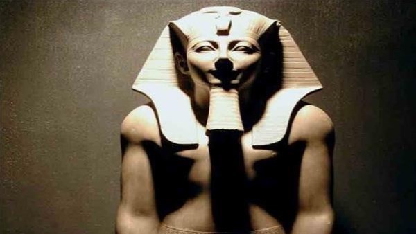 هولندا تعلن إعادة قطعة أثرية إلى مصر.. وهذه عقوبة تهريب الآثار