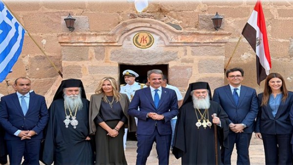 تنصيب غبطة المتروبوليت سيميون رئيسًا لأسقفية جبل سيناء ورئيسًا لدير القديسة كاترين في مشهد مهيب يجمع الشرق والغرب