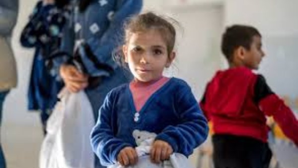 أستاذ طب نفسي الأطفال: مفيش توعية قبل 3 سنين.. ولا يفضل نزول الحضانة قبل عمر عامين|فيديو