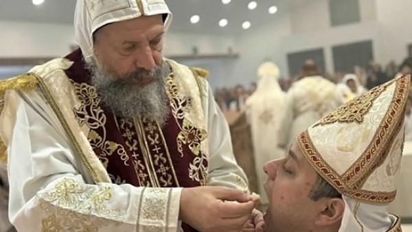 بالصور.. تدشين معمودية ومذبح كنيسة القديس يوسف النجار بناشفل وسيامة كاهن لها بيد الأنبا يوسف