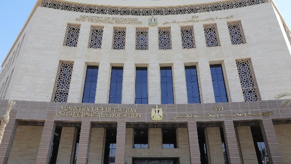 استبعاد مدير مدرسة بالخصوص وإحالة طاقم الإشراف للتحقيق بسبب فيديو رقص طالبة