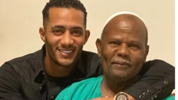 وفاة والد الفنان محمد رمضان